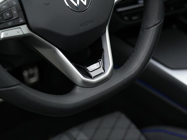 Volkswagen PASSAT Variant 1.5 eTSI 272 pk R-Line | Panoramadak | Trekhaak | Head-up display | IQ Light | Stuur-/stoelverwarming | Adaptive Cruise