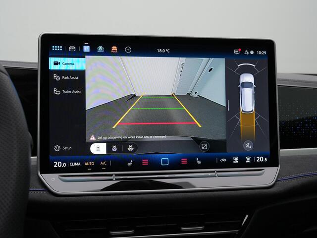 Volkswagen PASSAT Variant 1.5 eTSI 272 pk R-Line | Panoramadak | Trekhaak | Head-up display | IQ Light | Stuur-/stoelverwarming | Adaptive Cruise