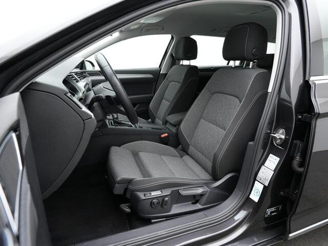 Volkswagen PASSAT 1.4 TSI 218 pk PHEV GTE | Trekhaak | 360 Camera | Stoelverwarming | Adaptive Cruise | Navigatie