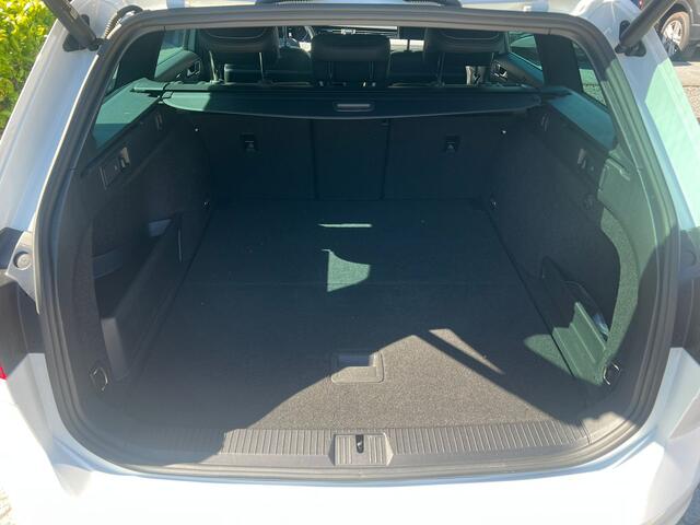 Volkswagen PASSAT Variant 1.4 TSI PHEV GTE Business virtuel cockpit, leer, navi, cruise, memory