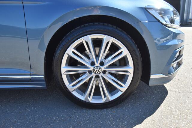 Volkswagen PASSAT Variant 1.4 TSI Highline Business R , TREKHAAK , VIRTUAL COCKPIT , LED KOPL , A UITRIJ CAM , LMV19 ,