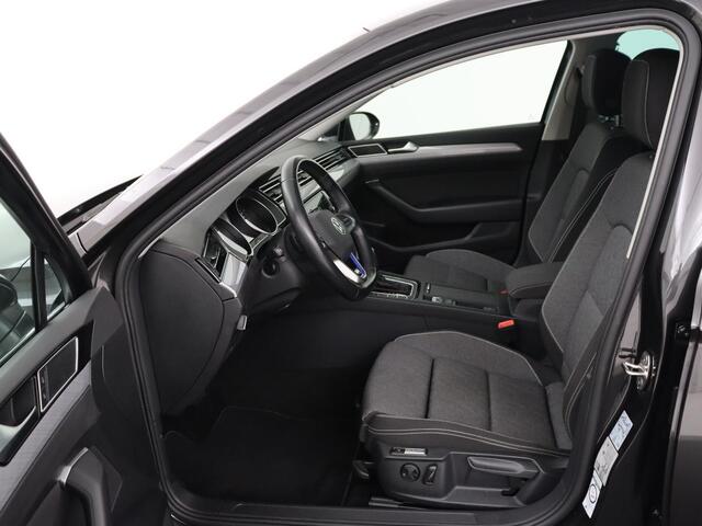 Volkswagen PASSAT 1.4 TSI PHEV GTE | SOH 94% | Stoelverwarming | Massage | Camera | Adaptive cruise | Matrix LED | Carplay | Navigatie | parkeerhulp | Climate control | Plug In