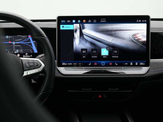 Volkswagen PASSAT Variant 1.5 eTSI 150 pk DSG R-Line Business | Trekhaak | IQ Light | Head-up display | Achteruitrijcamera | Adaptive Cruise | Elektrische achterklep
