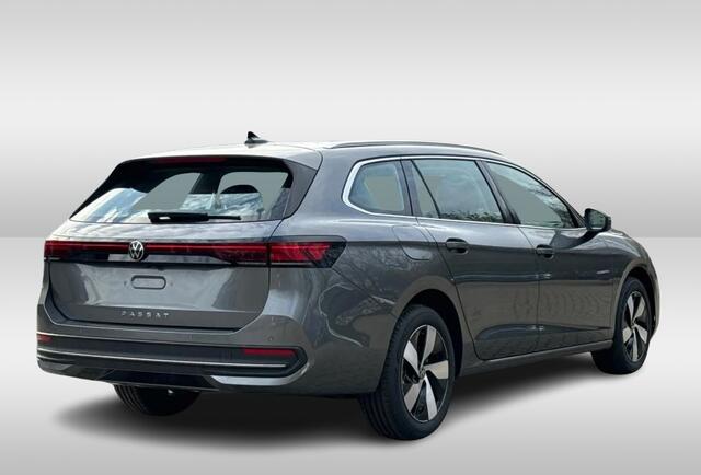 Volkswagen PASSAT Variant 1.5 eTSI 150PK Business / Resterende Fabrieksgarantie / Trekhaak / Digital Cockpit Pro / 17'' LMV / VW