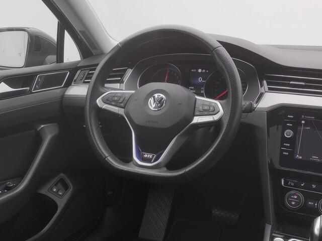 Volkswagen PASSAT Variant 1.4 TSI PHEV GTE Business | PANO | ADAPTIVE | STOELVERW. | STOELMASSAGE | TREKHAAK