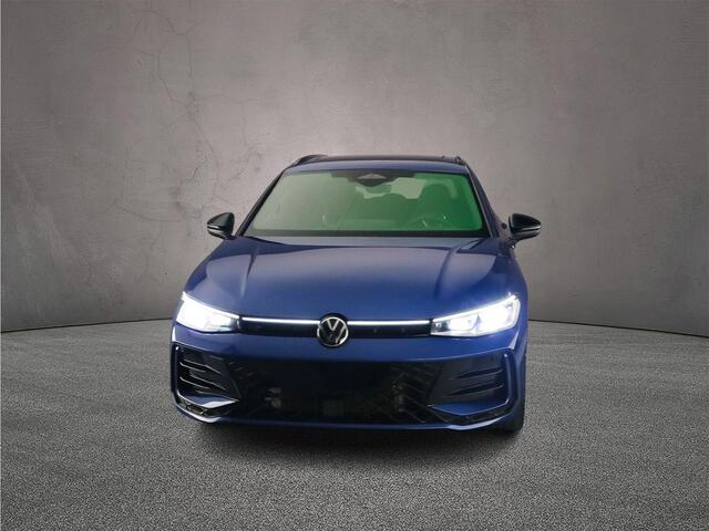 Volkswagen PASSAT Variant R-Line Edition 1.5 TSI eHybrid 272pk DSG Automaat Trekhaak, Panoramadak, Black style, 360 camera, Elektrische achterklep, Adaptive cruise control