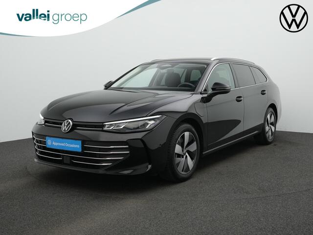Volkswagen PASSAT Variant 1.5 e-Hybrid 204 pk Business | Trekhaak | Head-Up Display | Achteruitrijcamera | Massagestoelen | Stuur-/Stoelverwarming