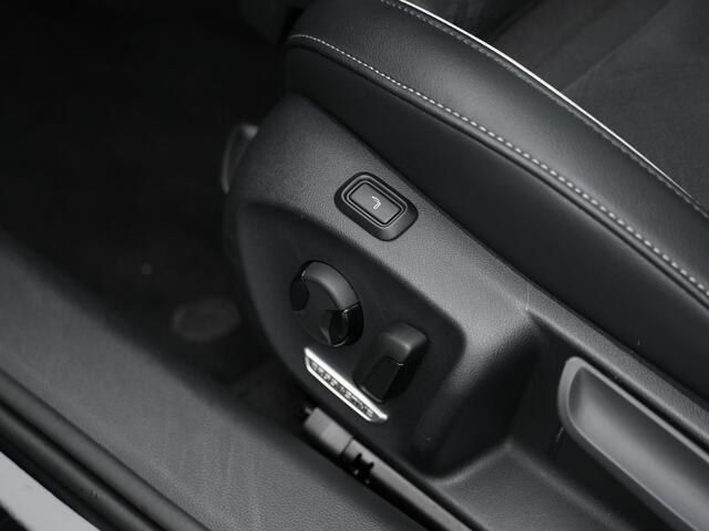 Volkswagen PASSAT Variant 1.5 e-Hybrid 204 pk Business | Trekhaak | Head-Up Display | Achteruitrijcamera | Massagestoelen | Stuur-/Stoelverwarming