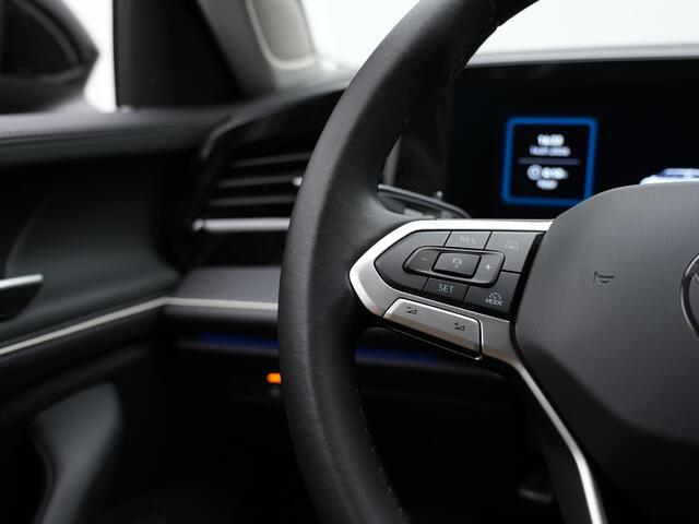 Volkswagen PASSAT Variant 1.5 e-Hybrid 204 pk Business | Trekhaak | Head-Up Display | Achteruitrijcamera | Massagestoelen | Stuur-/Stoelverwarming