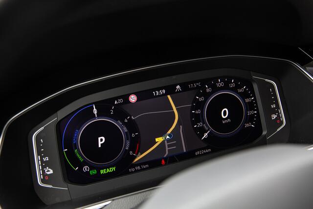 Volkswagen PASSAT Variant 1.4 TSI PHEV GTE Business SoH 94%, Adap. cruise, Trekhaak, Carplay, Camera,