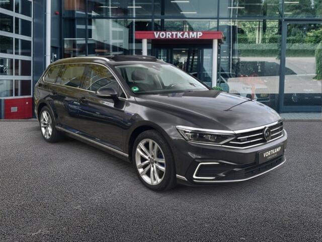 Volkswagen PASSAT 1.4 TSI DSG GTE TREKHAAK/PANO-DAK/360CAM/ELEK-KLEP/ACC/STOEL+STUURVERW