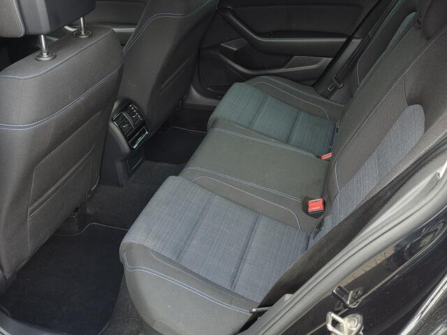 Volkswagen PASSAT Variant 1.4 TSI PHEV GTE Business + DIG DASH + MASSAGE + CAMERA + LED