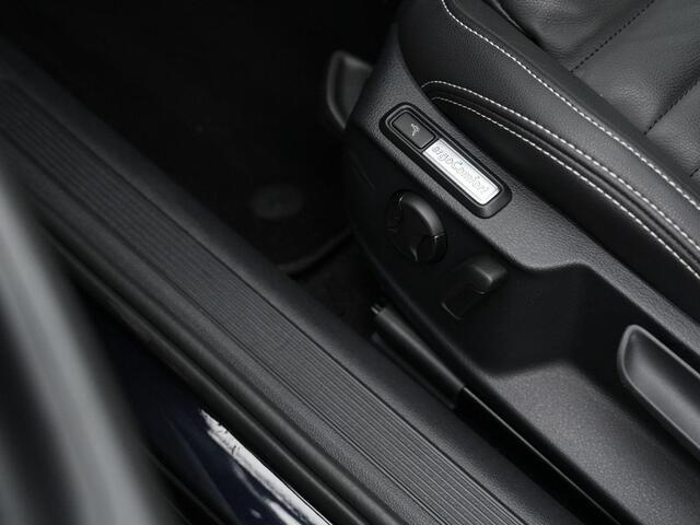 Volkswagen PASSAT 1.4 TSI PHEV GTE Business | Leder | IQ Light | Achteruitrijcamera | Adaptive Cruise | Elektrische achterklep | Stuur-/stoelverwarming