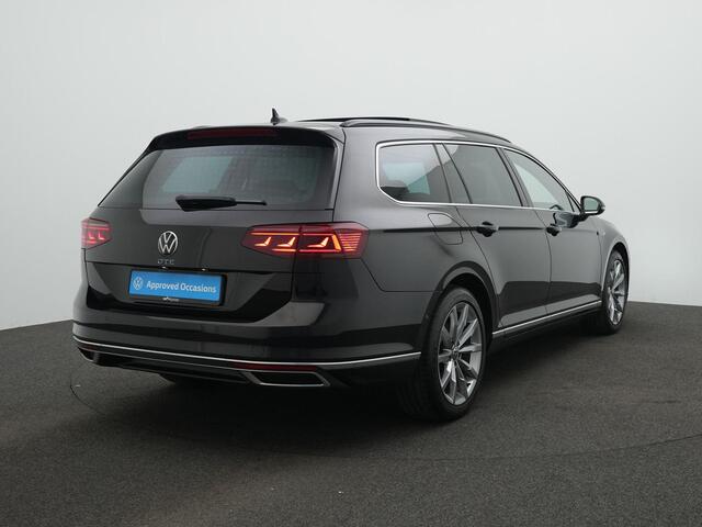 Volkswagen PASSAT Variant 1.4 TSI PHEV 218 pk GTE | Panoramadak | Trekhaak | Leder | Head-up display | IQ Light | Adaptief onderstel