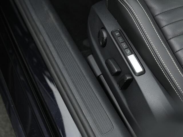 Volkswagen PASSAT Variant 1.4 TSI PHEV 218 pk GTE | Panoramadak | Trekhaak | Leder | Head-up display | IQ Light | Adaptief onderstel