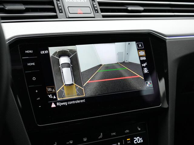 Volkswagen PASSAT Variant 1.4 TSI PHEV 218 pk GTE | Panoramadak | Trekhaak | Leder | Head-up display | IQ Light | Adaptief onderstel