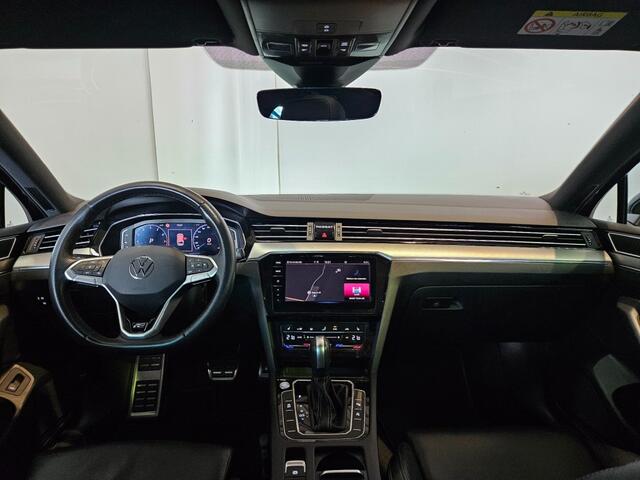 Volkswagen PASSAT Variant 1.5 TSI R-Line Business / Virtual / 360 Camera / Leder / NL