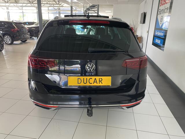 Volkswagen PASSAT Variant 1.4 TSI PHEV GTE Business Panodak /Trekhaak /Leer /Virtual cockpit/stoel-stuur verwarming