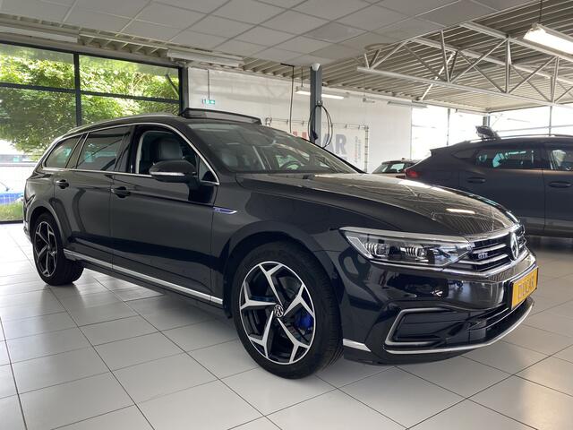 Volkswagen PASSAT Variant 1.4 TSI PHEV GTE Business Panodak /Trekhaak /Leer /Virtual cockpit/stoel-stuur verwarming