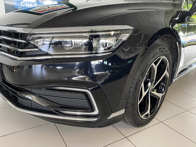 Volkswagen PASSAT Variant 1.4 TSI PHEV GTE Business Panodak /Trekhaak /Leer /Virtual cockpit/stoel-stuur verwarming
