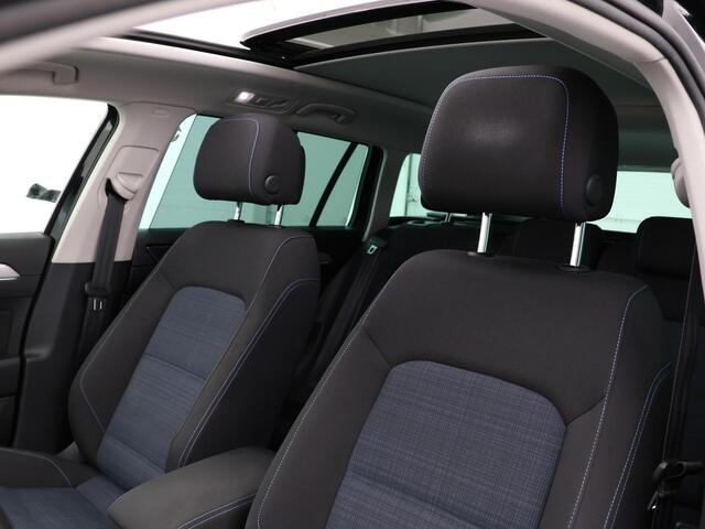Volkswagen PASSAT Variant 1.4 TSI 218pk DSG PHEV GTE Business · SOH 90,1% · Panoramadak · Camera · Head-Up Display · Keyless · Stoelverwarming · Apple/Android Car Play ·