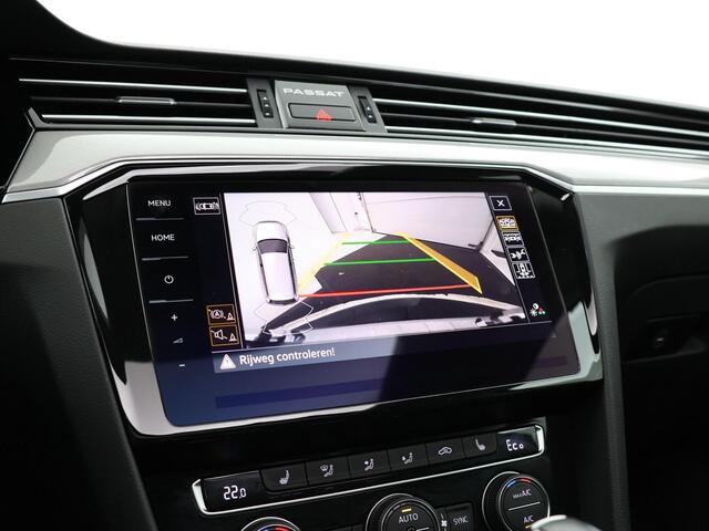 Volkswagen PASSAT Variant 1.4 TSI 218pk DSG PHEV GTE Business · SOH 90,1% · Panoramadak · Camera · Head-Up Display · Keyless · Stoelverwarming · Apple/Android Car Play ·