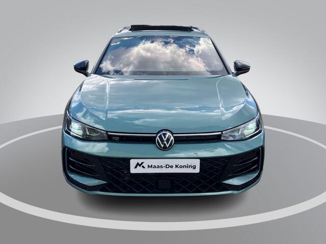 Volkswagen PASSAT Variant 1.5eHybrid 200kW/272PK R-Line DSG · Panoramadak · Leder · Trekhaak · 360°Camera + Parkeersensoren · Garantie t/m 05-06-2030 of 100000km.