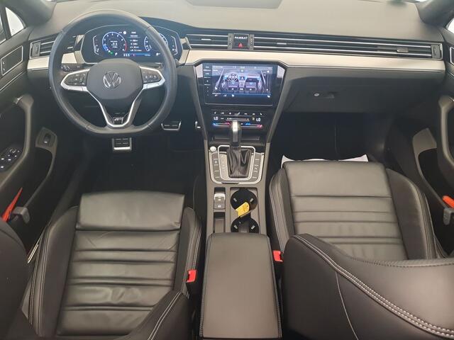 Volkswagen PASSAT Variant 1.5 TSI 150pk DSG/AUT R-Line Business + Panoramadak, Trekhaak, Camera