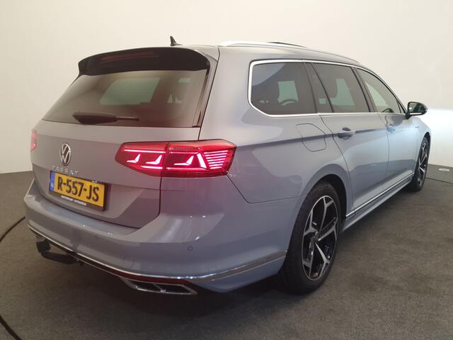 Volkswagen PASSAT Variant 1.5 TSI 150pk DSG/AUT R-Line Business + Panoramadak, Trekhaak, Camera