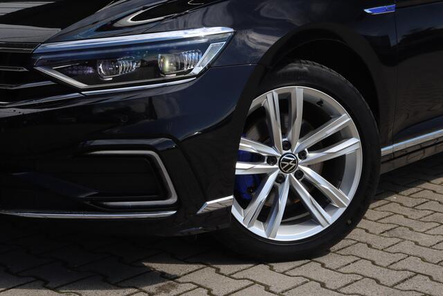 Volkswagen PASSAT Variant 1.4 TSI PHEV GTE | Pano | Trekhaak | 360 Camera |