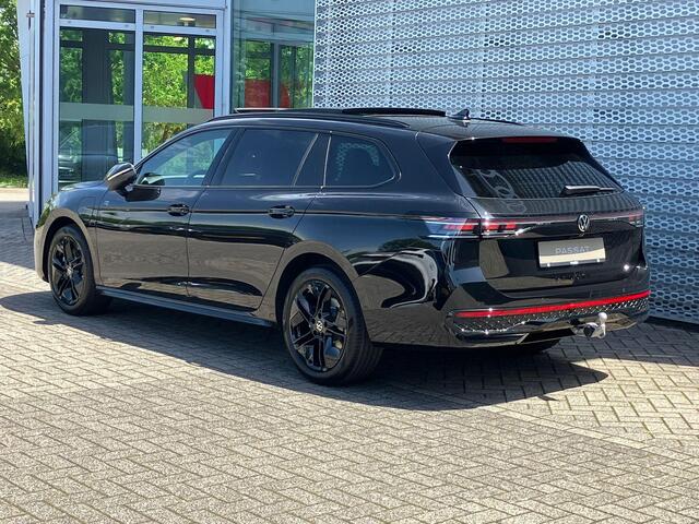 Volkswagen PASSAT Variant R-Line Edition 1.5 eHybrid 150 kW / 204 PK DSG | Black Style | Assistance Plus pakket | Trekhaak wegklapbaar |