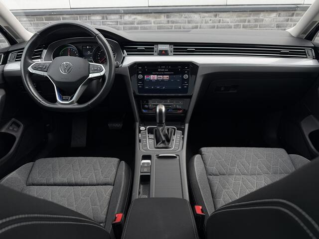 Volkswagen PASSAT Variant 1.4 TSI PHEV GTE Business | Pano | Elek. Trekhaak | Head-Up | Carplay | LED | Camera | Navi