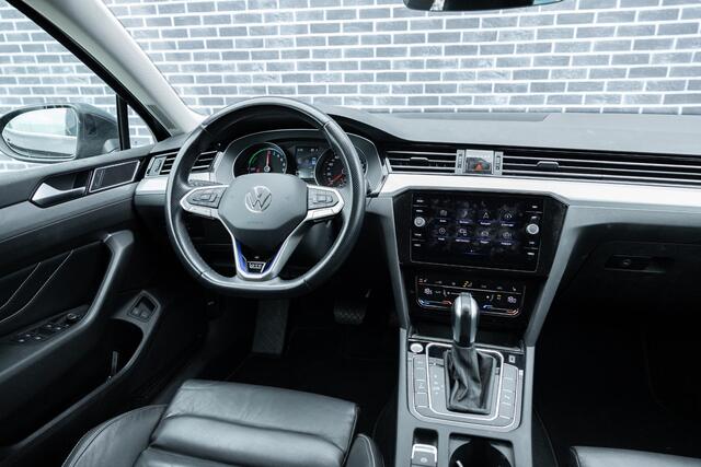 Volkswagen PASSAT Variant 1.4 TSI PHEV GTE Business | Plug-in Hybrid | Trekhaak | Lederen Bekleding | Stoelverwarming | LED Koplampen | Cruise Control Adaptief | Achteruitrijcamera | Parkeersensoren | Stoelmassage