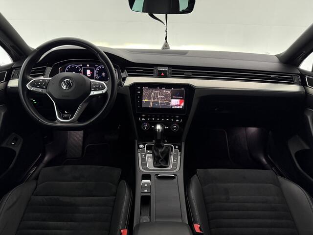 Volkswagen PASSAT 1.5 TSI Elegance Business R-Line | Virtual | IQ-Lights | Camera | Carplay | Cruise | LED | Keyless | NAP