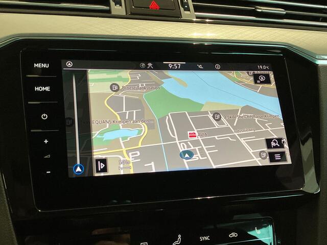 Volkswagen PASSAT Variant 1.4TSIeHybrid 160kW/218PK GTE Business · Panoramadak · Camera · Stoelverwarming · Navigatie · Trekhaak · Apple/Android Car Play ·