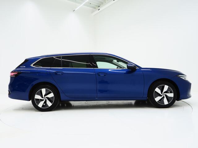 Volkswagen PASSAT Variant 1.5 eHybrid Elegance | Panoramadak | Leder/Alcantara | Trekhaak | Harman/Kardon | HUD | 360 | Keyless