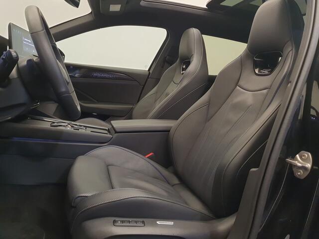 Volkswagen PASSAT Variant 1.5 eHybrid 272pk DSG/AUT R-Line Wegklapbare trekhaak, Panoramadak, Harman/Kardon, Leder