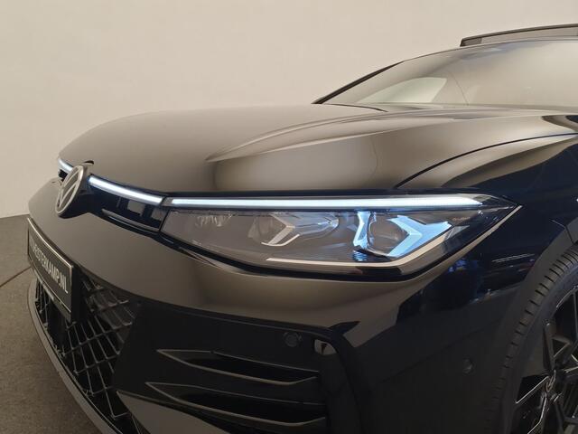 Volkswagen PASSAT Variant 1.5 eHybrid 272pk DSG/AUT R-Line Wegklapbare trekhaak, Panoramadak, Harman/Kardon, Leder