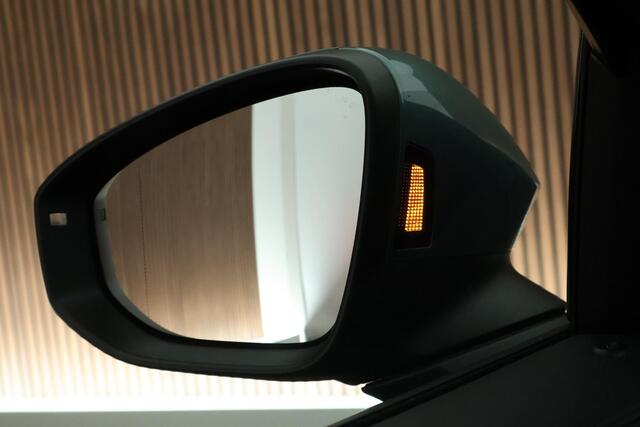 Volkswagen PASSAT Variant 1.5 eTSI 150pk DSG Led Stoelverwarming Virtual Cockpit Navigatie