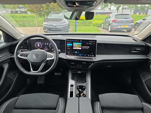 Volkswagen PASSAT Variant 1.5 eHybrid Business | PHEV | Trekhaak | HUD | A.Camera | ACC |
