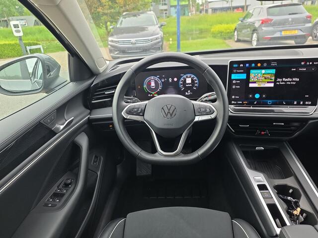 Volkswagen PASSAT Variant 1.5 eHybrid Business | PHEV | Trekhaak | HUD | A.Camera | ACC |