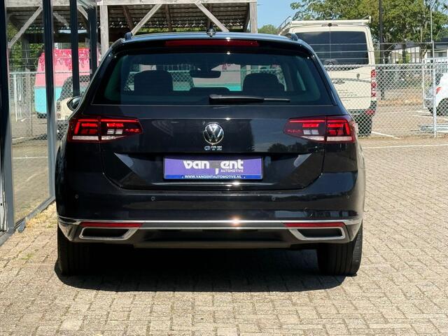 Volkswagen PASSAT Variant 1.5 eHybrid Business Alcantara | SOH 95% | Massage | Adaptive Cruise | GTE | 12 MND Garantie | Afleverbeurt |