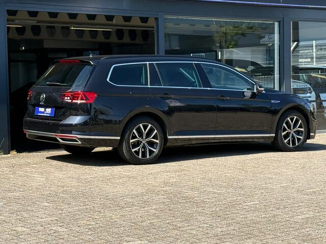 Volkswagen PASSAT Variant 1.5 eHybrid Business Alcantara | SOH 95% | Massage | Adaptive Cruise | GTE | 12 MND Garantie | Afleverbeurt |