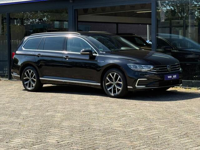 Volkswagen PASSAT Variant 1.5 eHybrid Business Alcantara | SOH 95% | Massage | Adaptive Cruise | GTE | 12 MND Garantie | Afleverbeurt |
