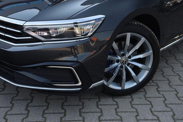 Volkswagen PASSAT Variant 1.4 TSI PHEV GTE | Trekhaak | Matrix | Camera |