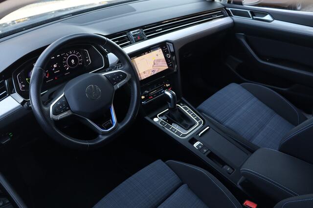 Volkswagen PASSAT Variant 1.4 TSI PHEV GTE | Trekhaak | Matrix | Camera |