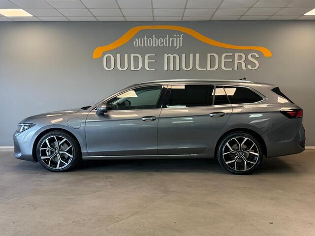 Volkswagen PASSAT Variant 1.5 eHybrid Massage/ACC/Carplay/Trekhaak/Stoelverwarming