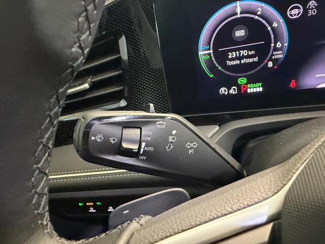 Volkswagen PASSAT Variant 1.5 eHybrid Massage/ACC/Carplay/Trekhaak/Stoelverwarming