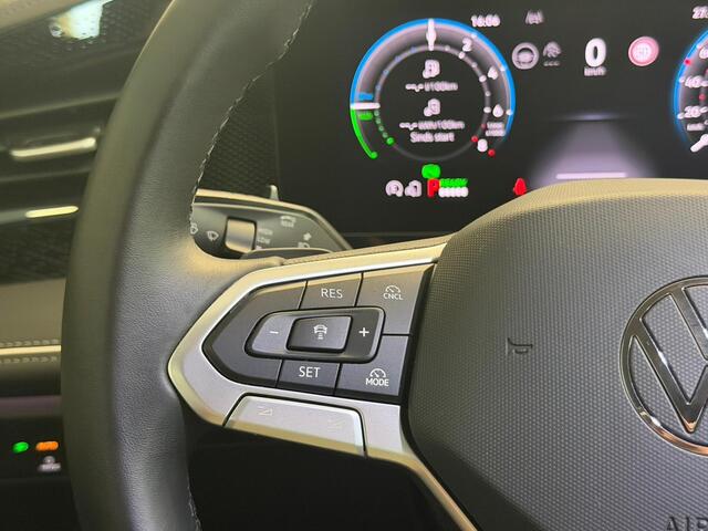 Volkswagen PASSAT Variant 1.5 eHybrid Massage/ACC/Carplay/Trekhaak/Stoelverwarming