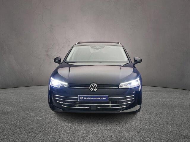 Volkswagen PASSAT Variant Business 1.5 eTSI 150pk DSG Automaat Trekhaak, Adaptive cruise control, Navigatie, Stoelverwarming, Achteruitrijcamera, LED koplampen, Parkeersensoren